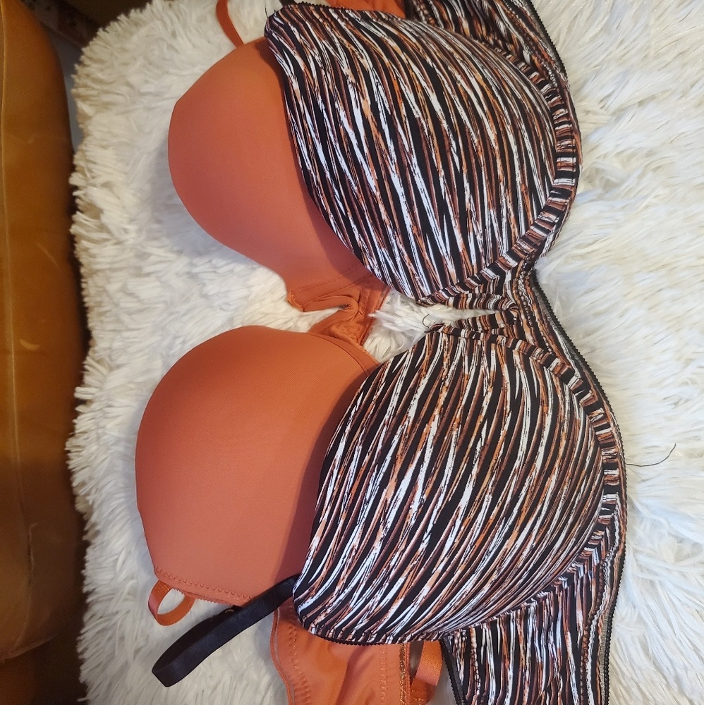 Danskin bras